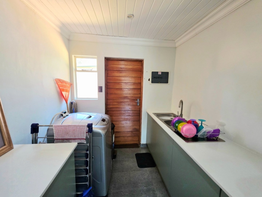 4 Bedroom Property for Sale in Generaal De Wet Free State